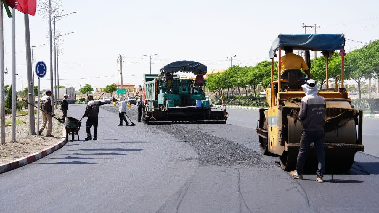 آغاز عملیات اجرای روکش آسفالت میدان سربداران