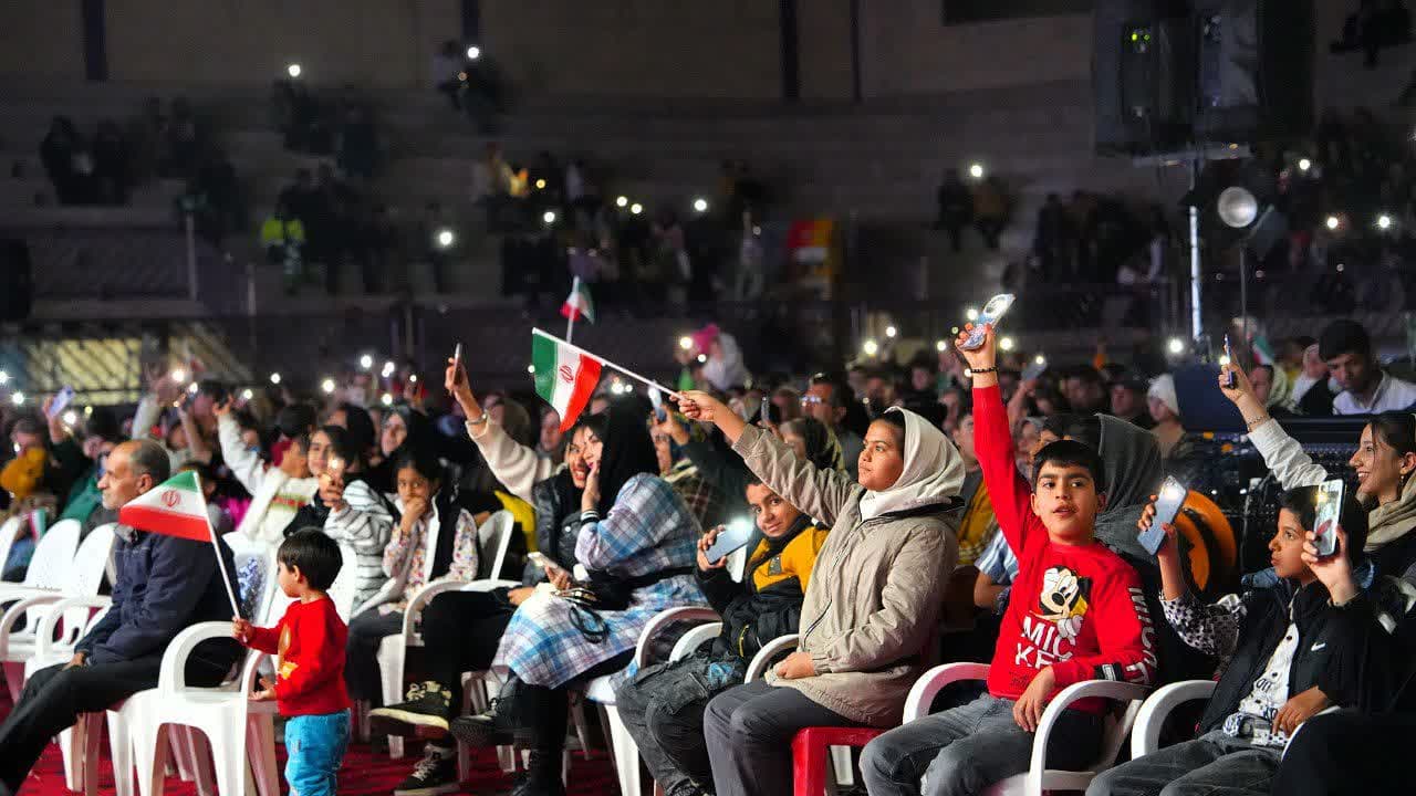 دومین شب برگزاری جشن بزرگ انقلاب با هنرنمایی عباس طاهری و با حضور مجال (مجتبی الله‌وردی) در سالن هندبال شهید الداغی (سربداران)