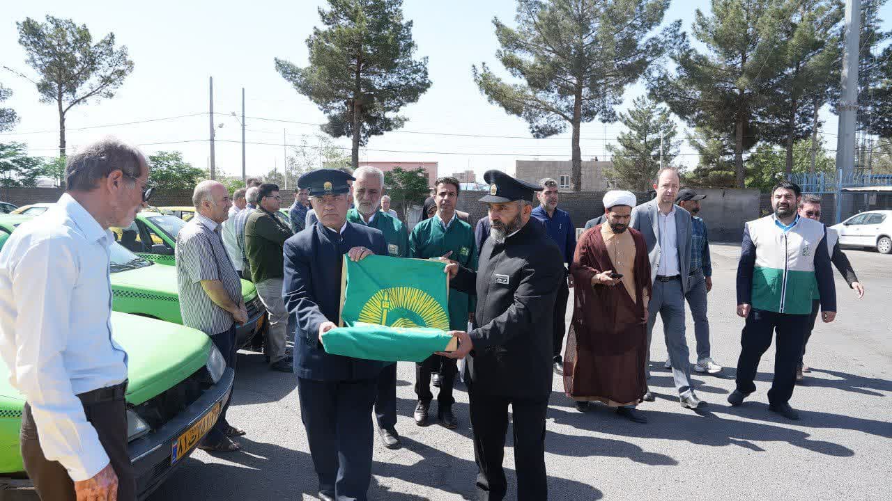 گره‌گشایی رانندگان سبزواری با عرض ارادت به امام رضا (ع)