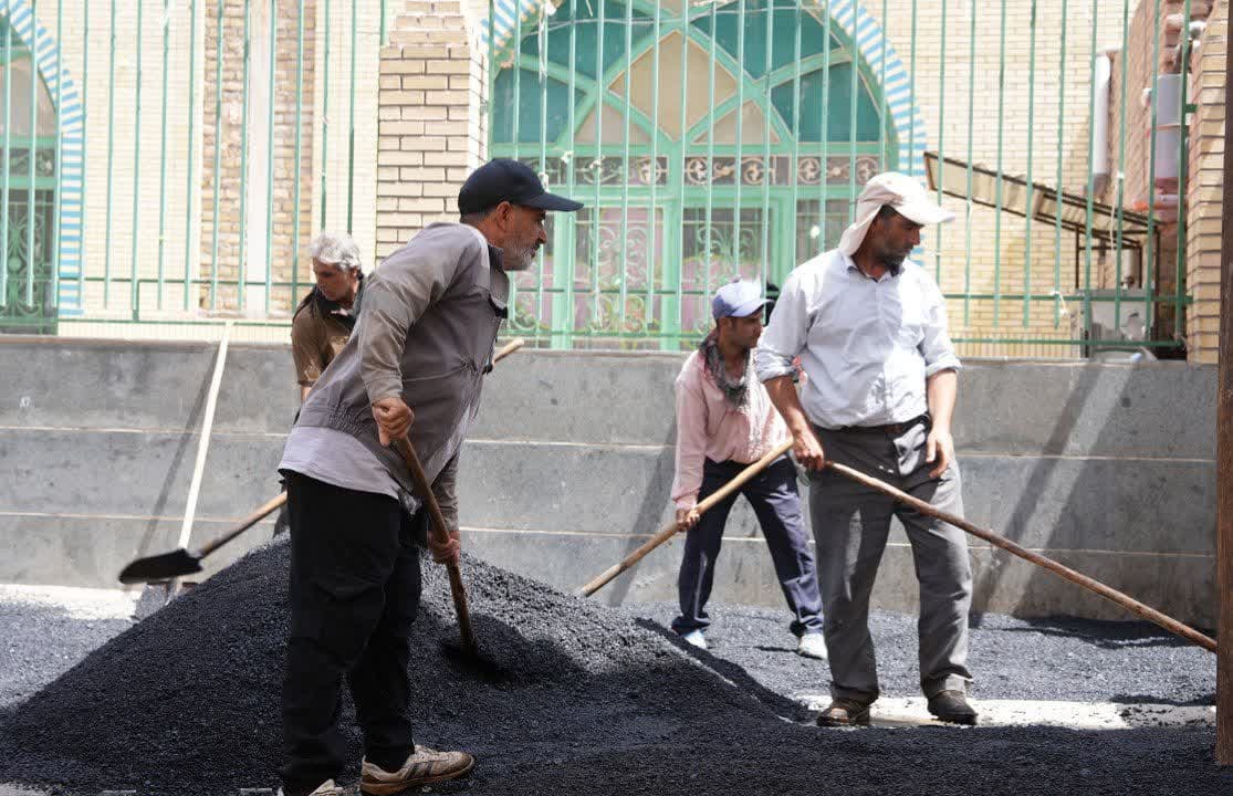 غلتک‌های آسفالت درکوی گلستان به حرکت درآمدند