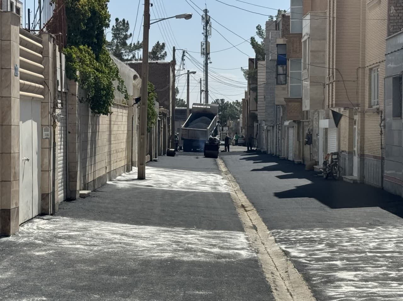 غلتک‌ها بر معابر شهر می‌چرخند