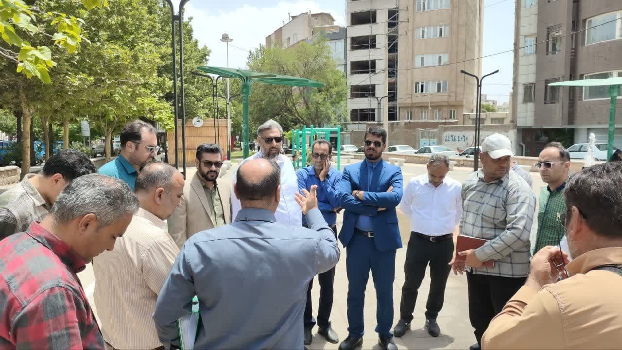 بازدید شهردار سبزوار از خیابان قصبه و پارک شهربازی