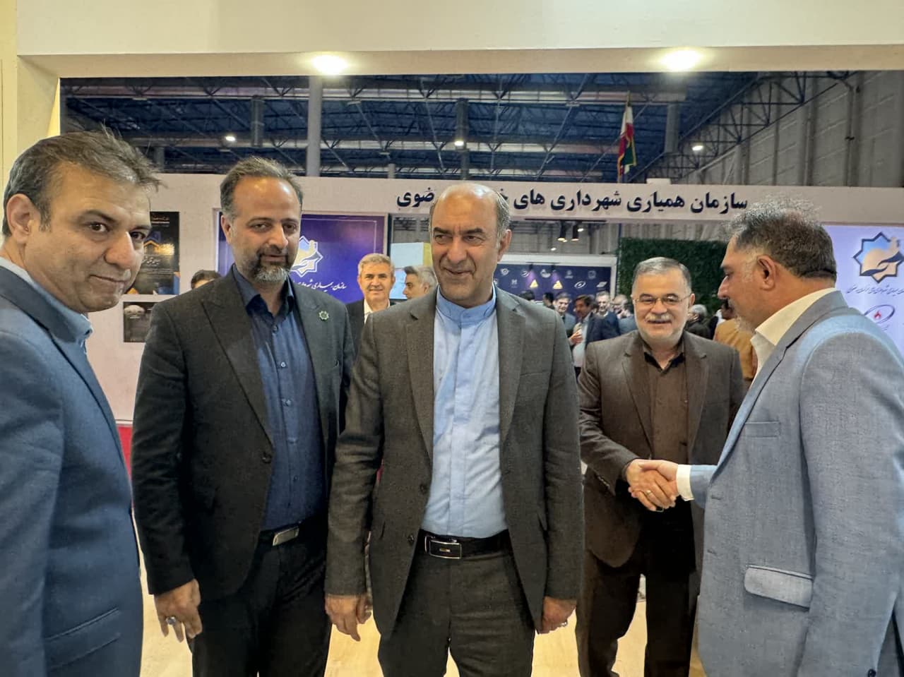 بازدید معاون عمرانی استاندار خراسان رضوی از غرفه شهرداری سبزوار