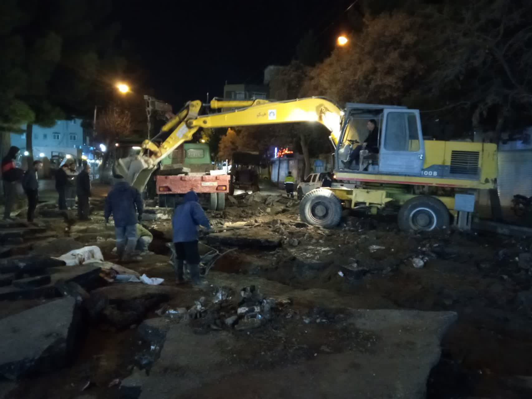 تلاش‌های شبانه برای بازگشایی خیابان اسدآبادی