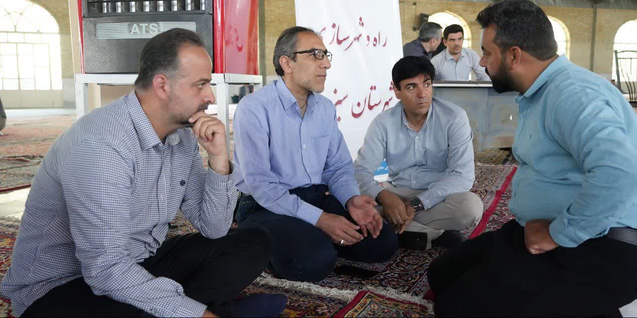 برپایی میزخدمت شهرداری سبزوار در نمازجمعه
