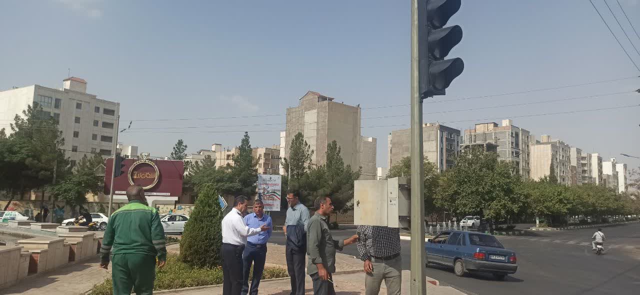 میدان لاله به چراغ راهنمایی فرمان تجهیز شد