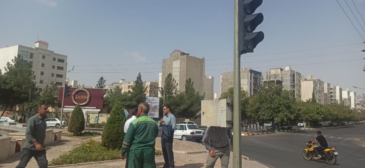 میدان لاله به چراغ راهنمایی فرمان تجهیز شد