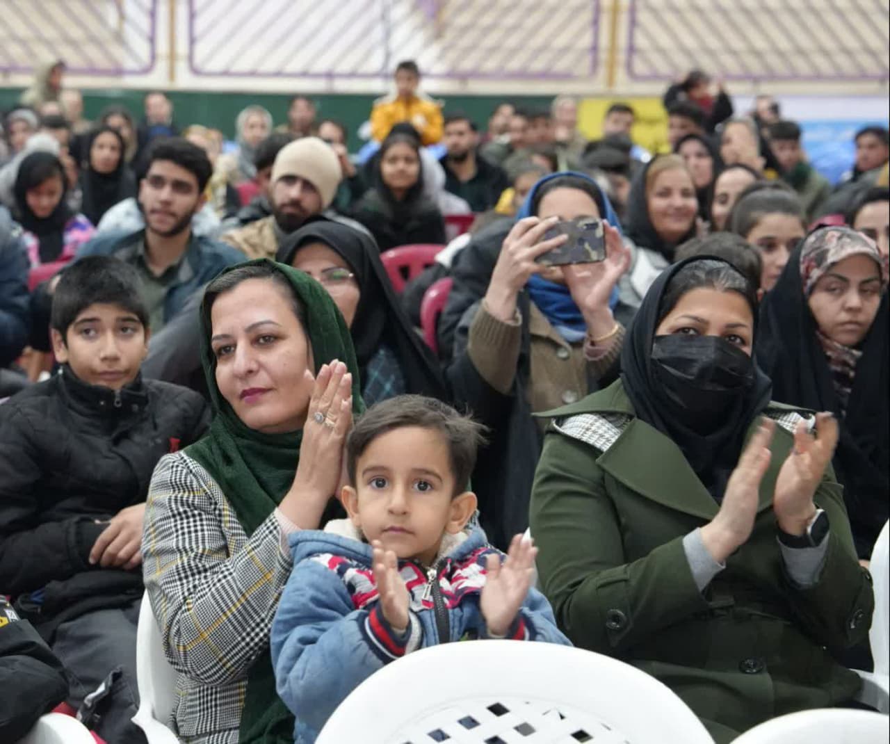 برگزاری نخستین شب جشن بزرگ انقلاب