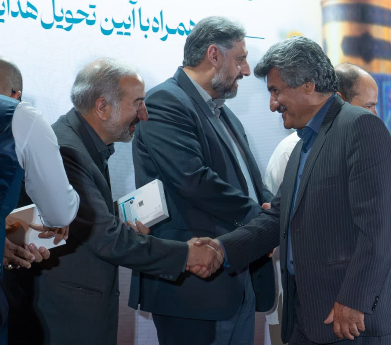 جشن بزرگ همسایه امام رضا(ع)همراه با آیین تحویل هدایای برندگان قرعه‌کشی شهر زندگی